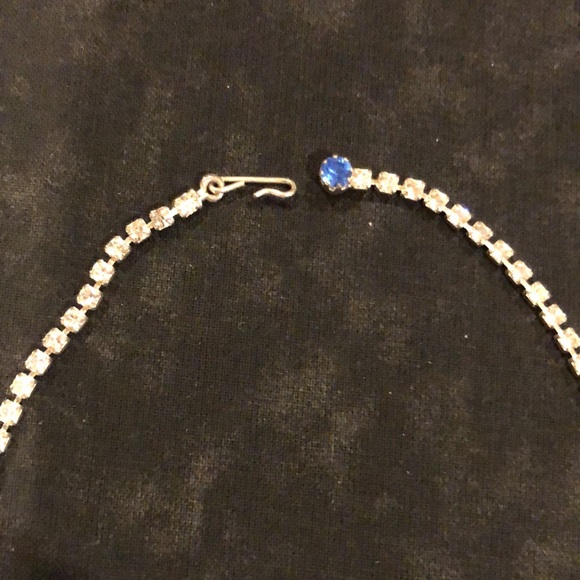 Vintage rhinestone necklace with blue accents - Picture 2 of 4
